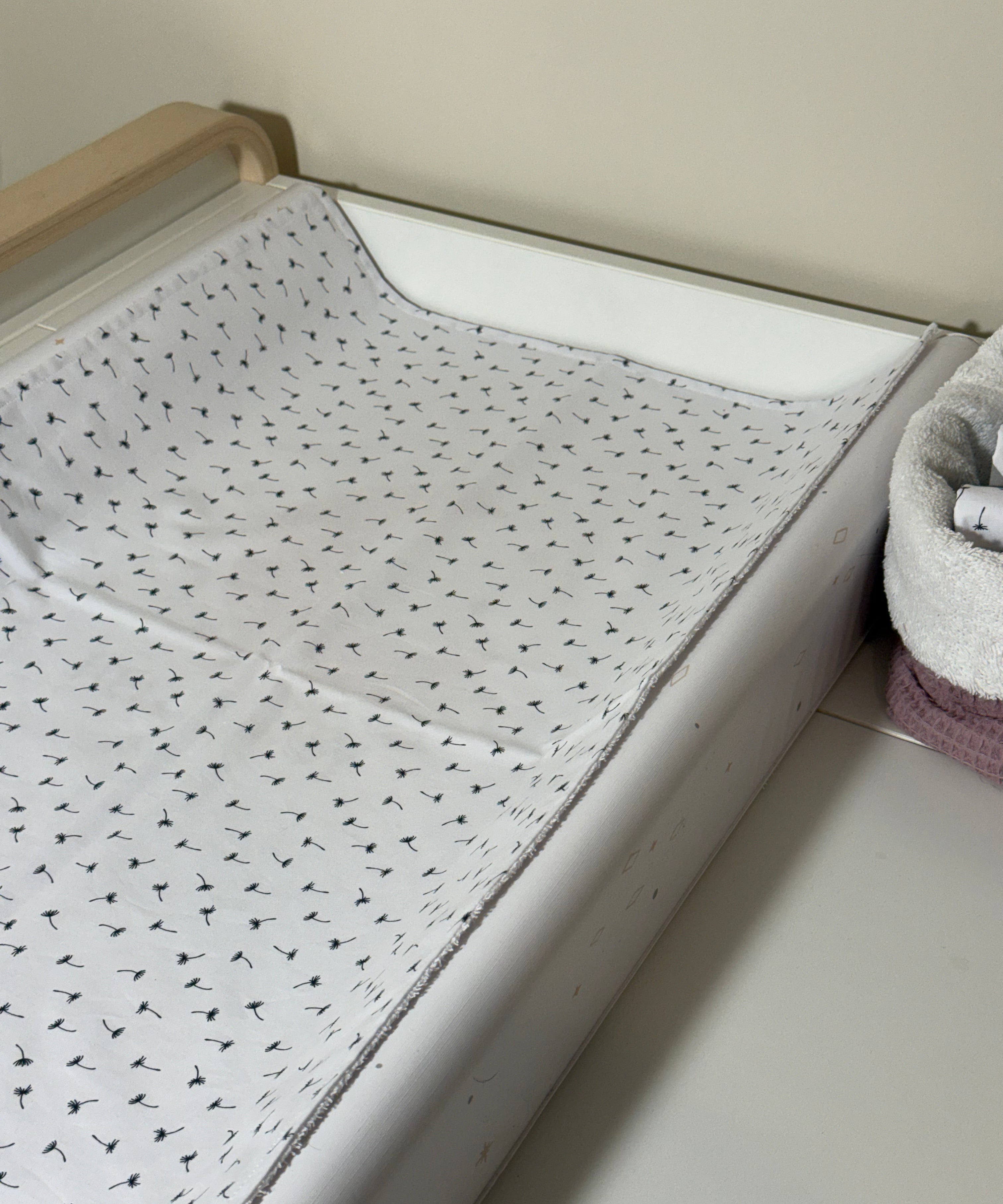 Mitruma necaurlaidīgs paladziņš