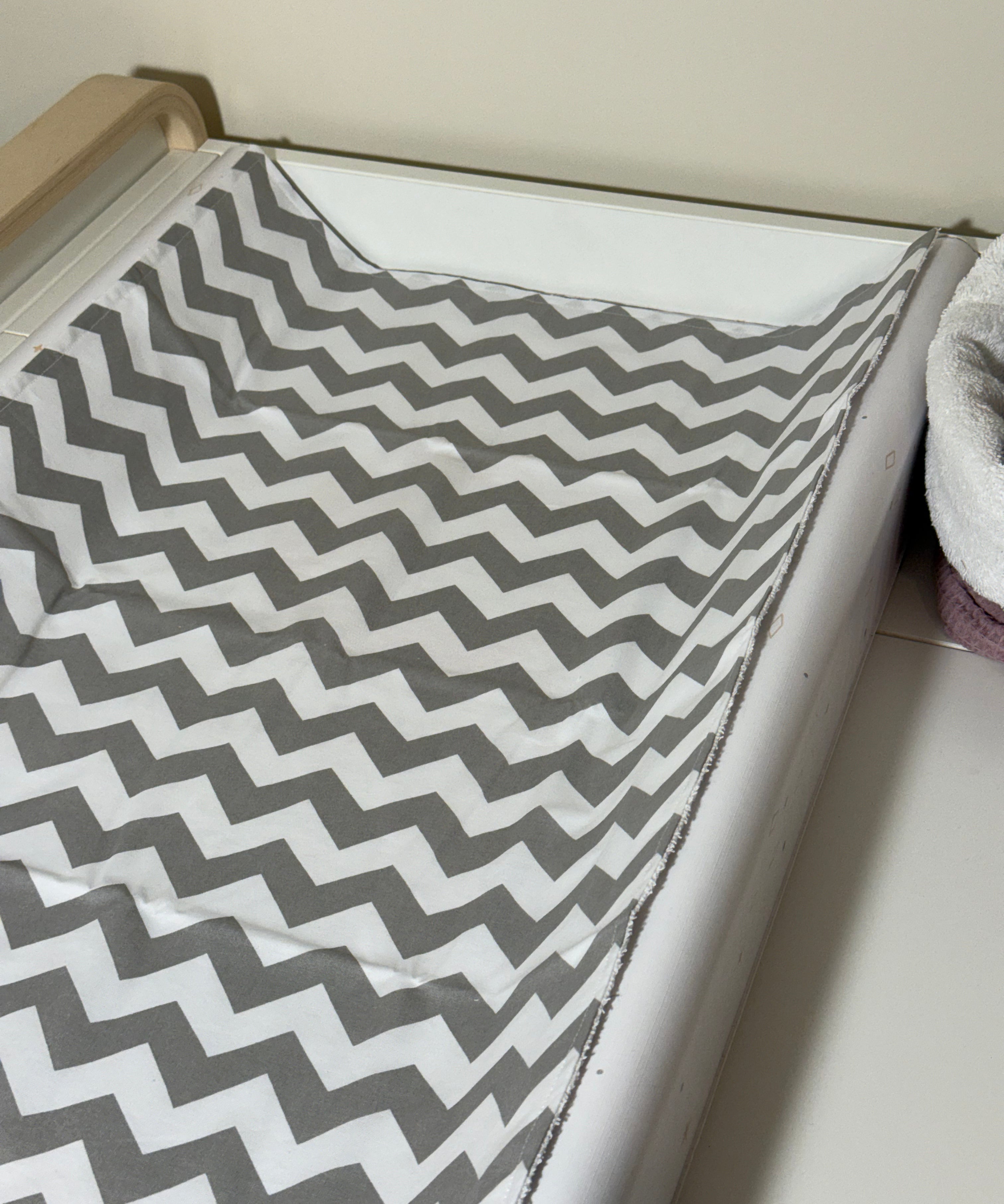 Mitruma necaurlaidīgs paladziņš