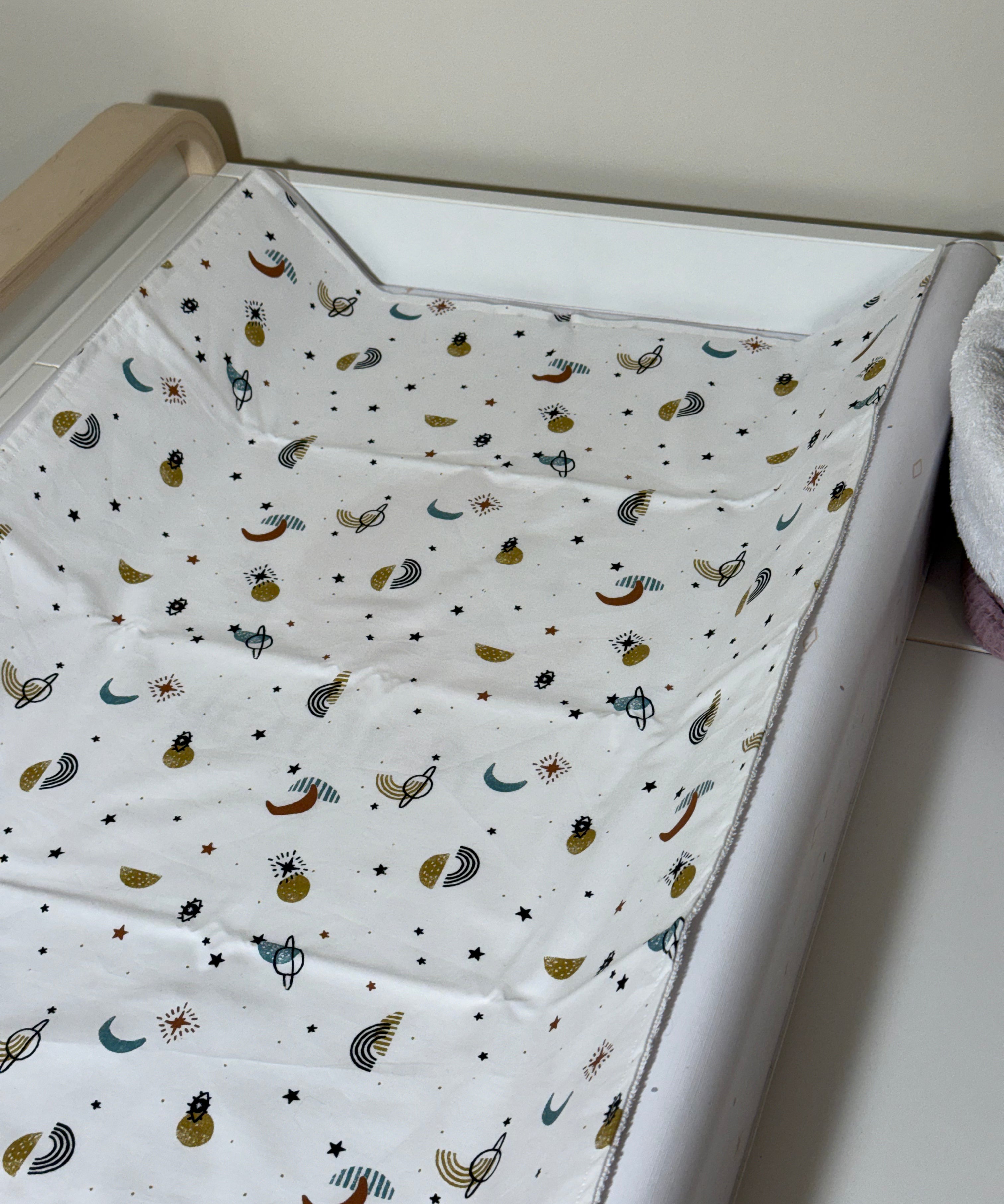 Mitruma necaurlaidīgs paladziņš